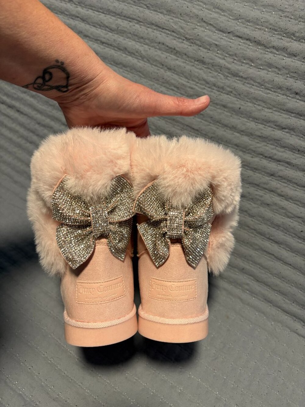 JUICY COUTURE WOMENS KRAZEY KUTE FUR BOOTS